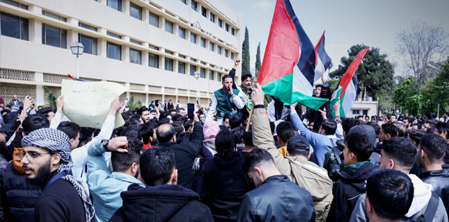Solidarity Rally Held at Damascus University Supporting Palestinian Prisoners