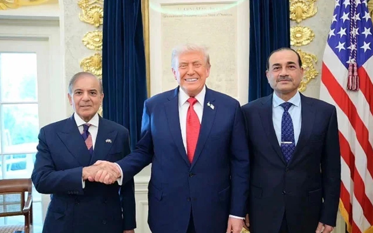 Trump Extends Iran Ceasefire After Pakistan Request