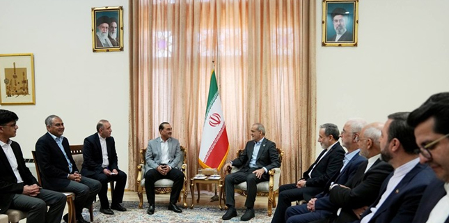 Asim Munir Meets Senior Iranian Leadership During Tehran Visit