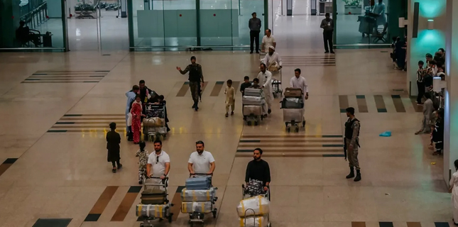 Online Registration Form Launched for Pakistanis Deported From Dubai