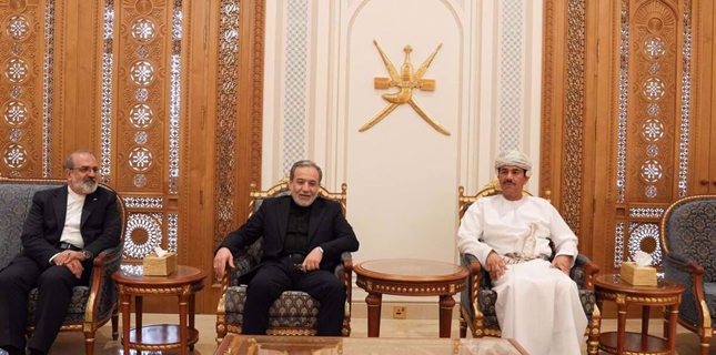 Iranian FM Araghchi Lands in Muscat for Strait of Hormuz Discussions