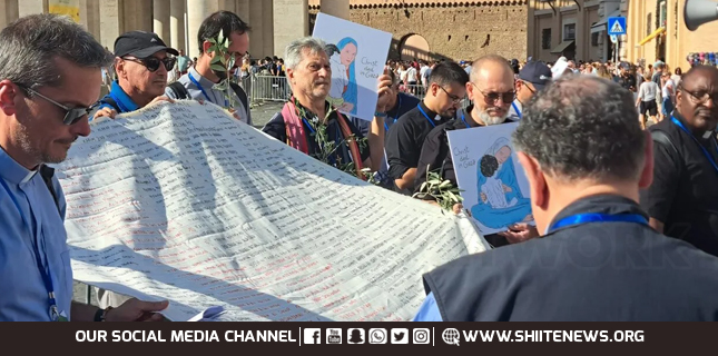 More Than 100 Priests Protest in Rome for Palestinian and Lebanese Children